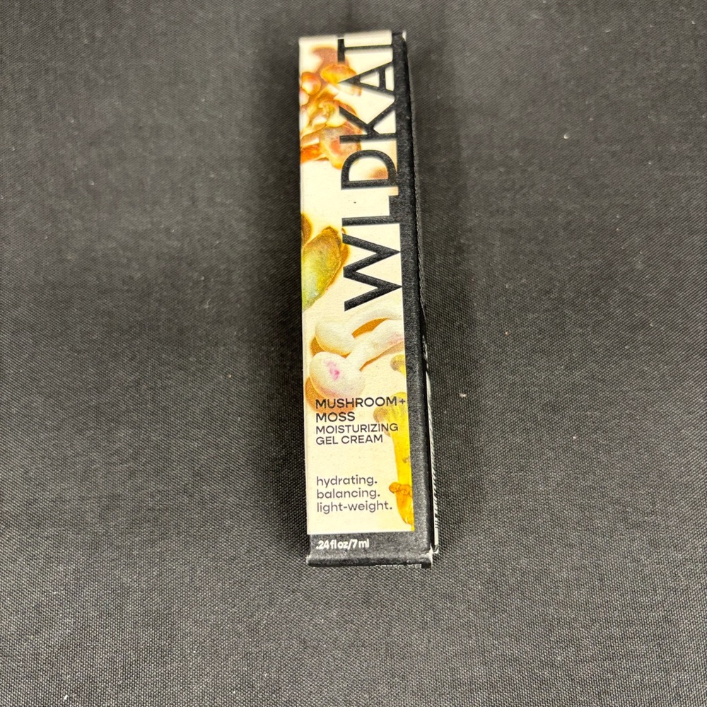 Mushroom + Moss Moisturizing Gel Cream - Black